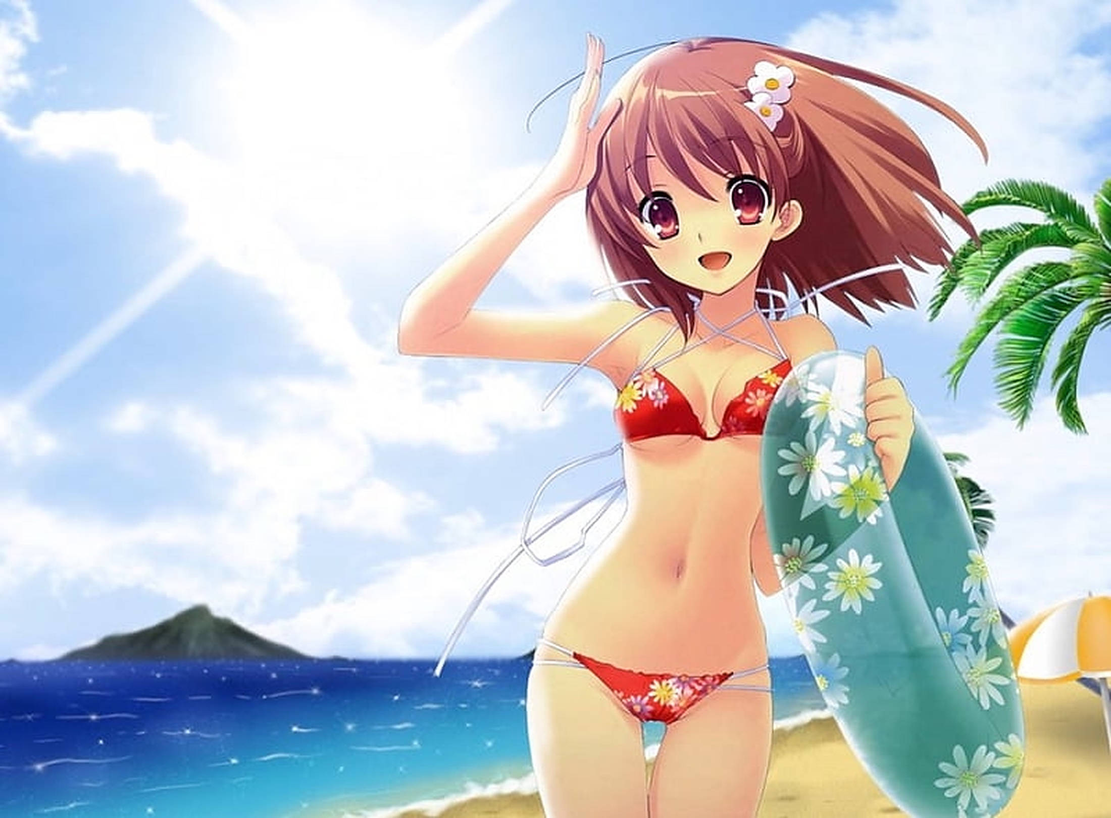 Beach Vacation 桌布 壁紙 — 動漫女孩穿著紅色花卉比基尼，在陽光明媚的海灘上拿著花卉浮具，背景有棕櫚樹和海洋。