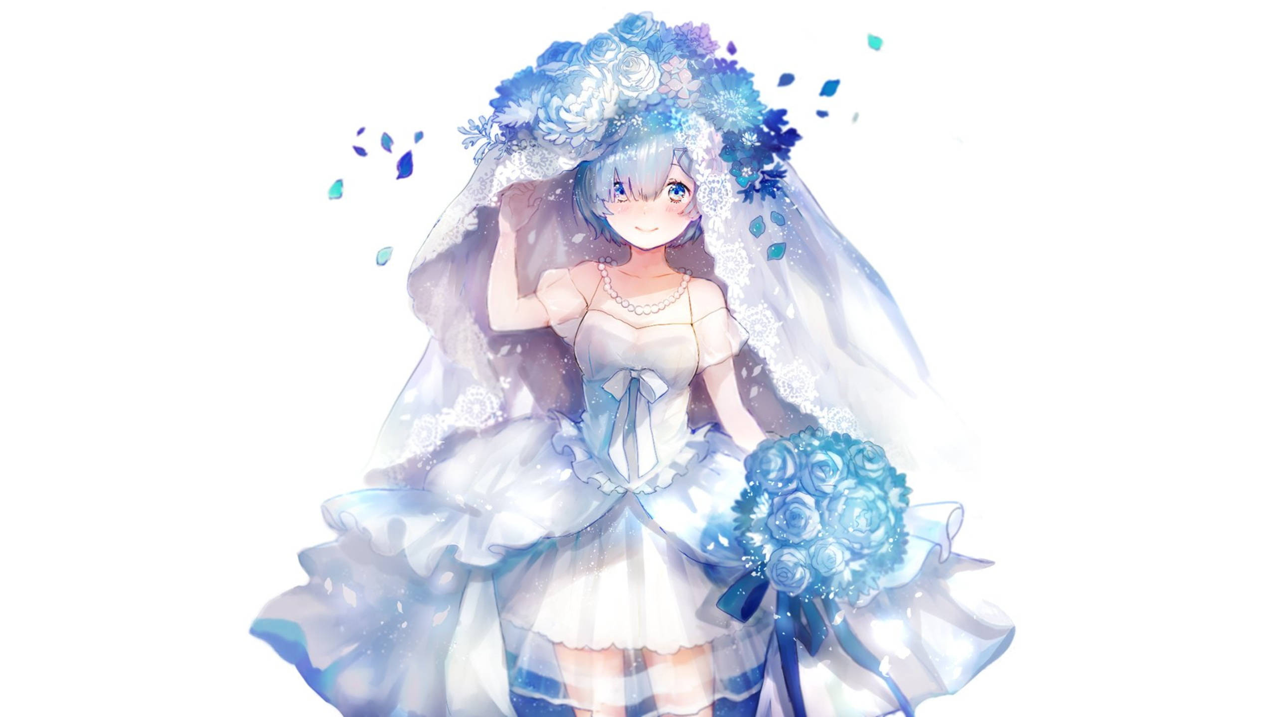 Rem 桌布 壁紙 — 動漫女孩穿著藍白婚紗，戴著花卉頭紗，手持花束，在純白背景前溫柔微笑。