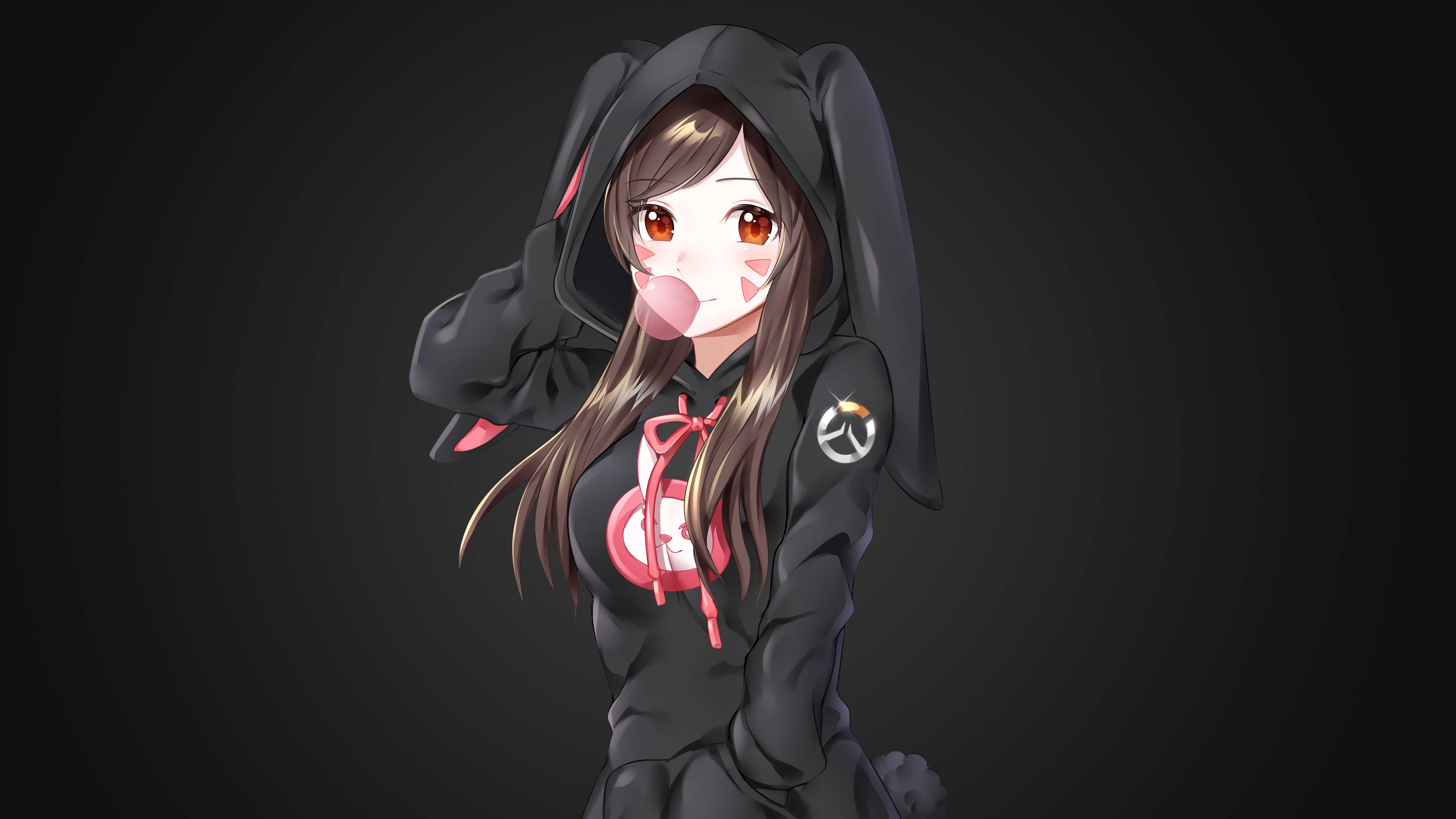 動漫女孩 桌布 壁紙 — 動漫女孩穿著黑色兔子連帽衫，帶有粉紅色點綴，在深色漸變背景前伸出舌頭。