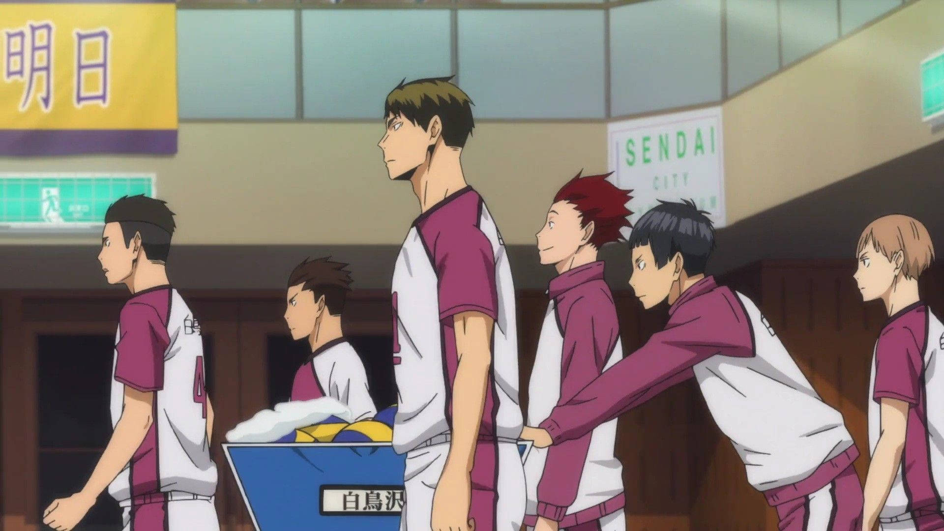 Shiratorizawa 桌布 壁紙 — 動漫排球隊穿著棗紅色和白色制服，站在體育館內，可見'Sendai City'標誌。