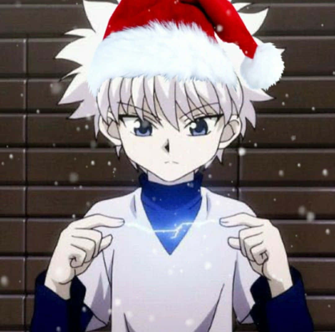 動漫男孩 桌布 壁紙 — 動漫男孩，白色尖刺頭髮，戴紅色聖誕帽，手指指向胸前發光的藍色閃電，背景是磚牆，雪花飄落。