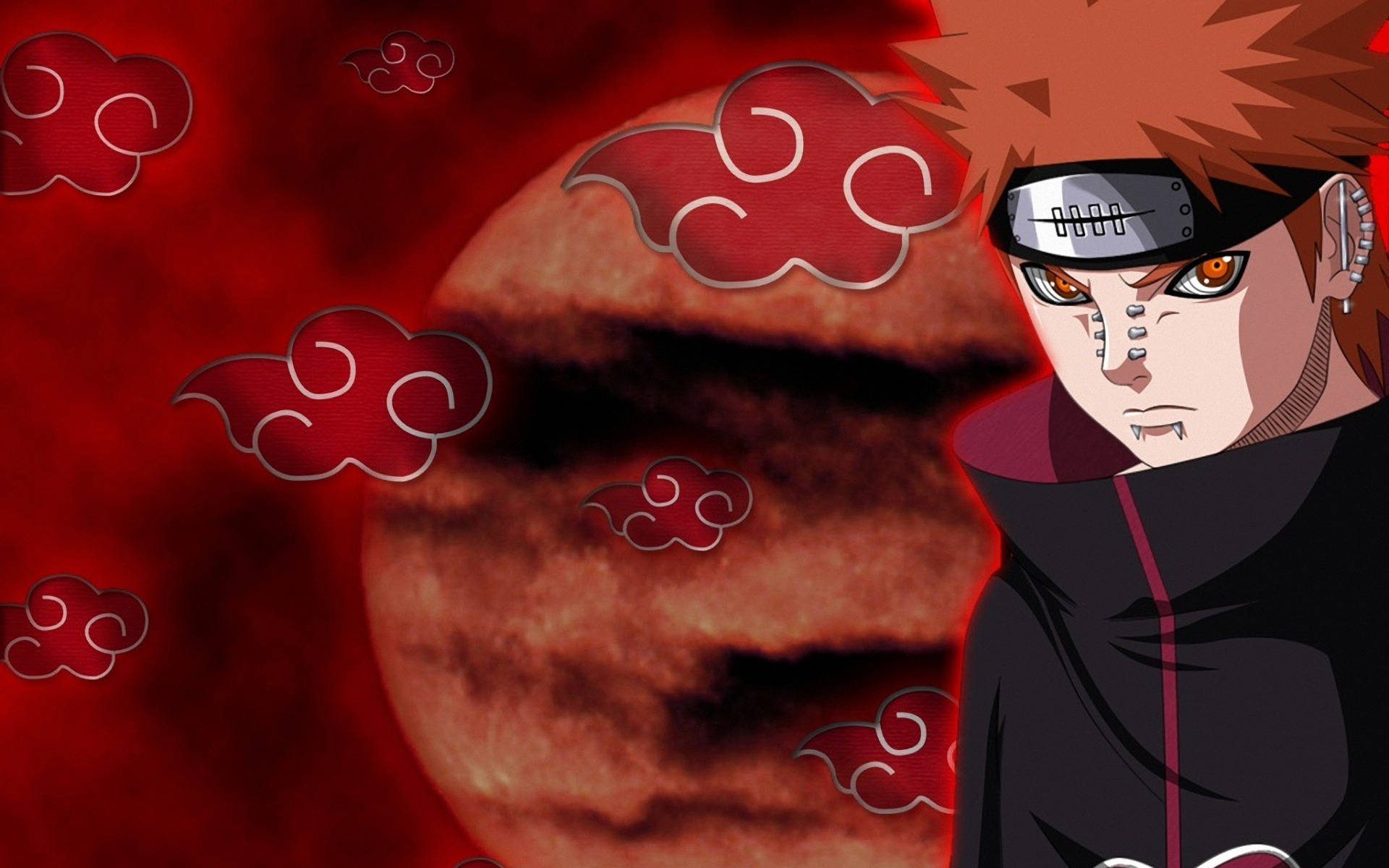 pain naruto 桌布 壁紙 — 動漫角色，擁有尖刺紅髮和黑色斗篷，站在血紅月亮前，月亮上有旋轉的雲朵符號。