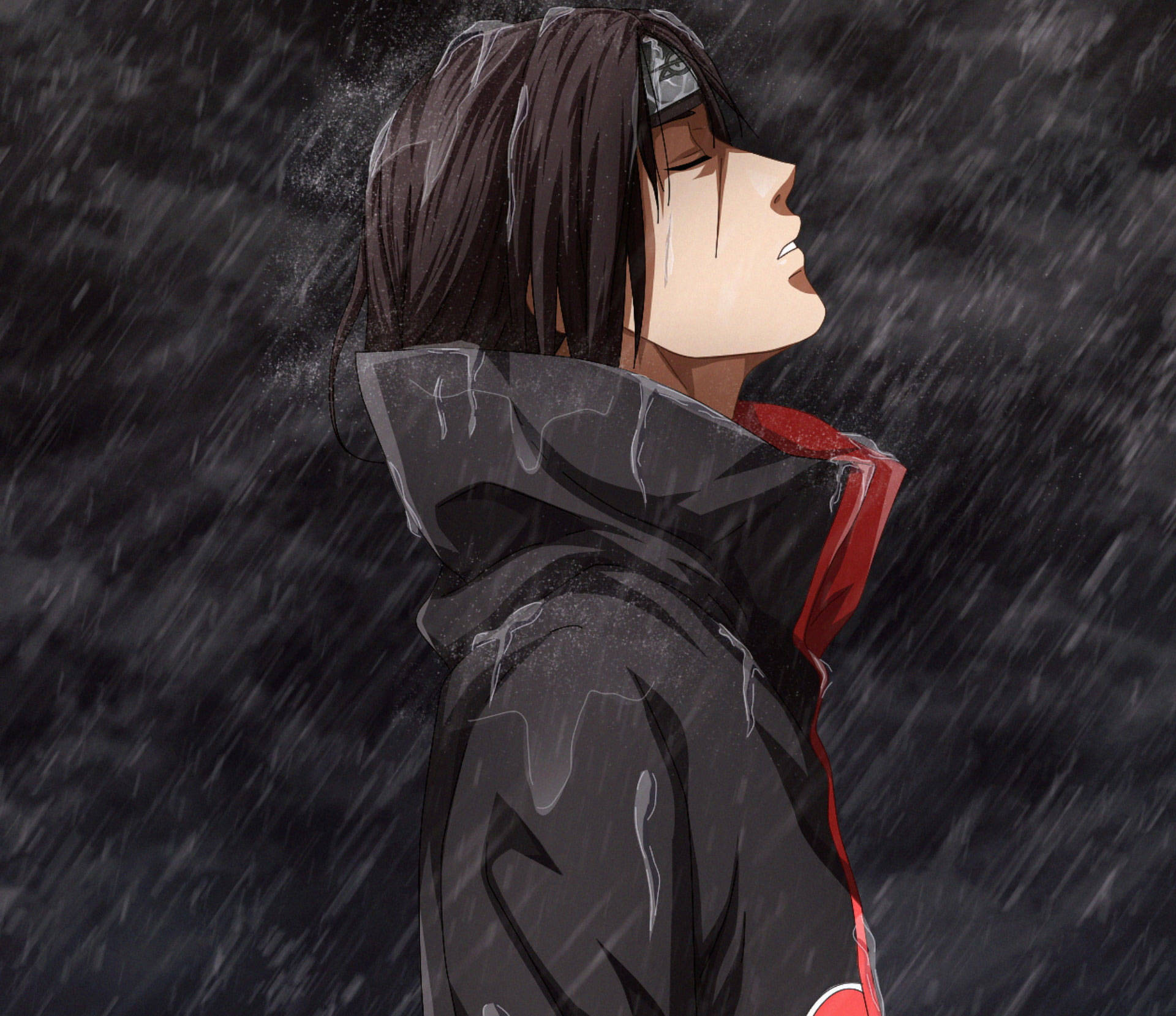 akatsuki itachi 桌布 壁紙 — 動漫角色，深色頭髮，紅色斗篷，站在大雨中，臉朝上，背景是暴風雨的灰色。