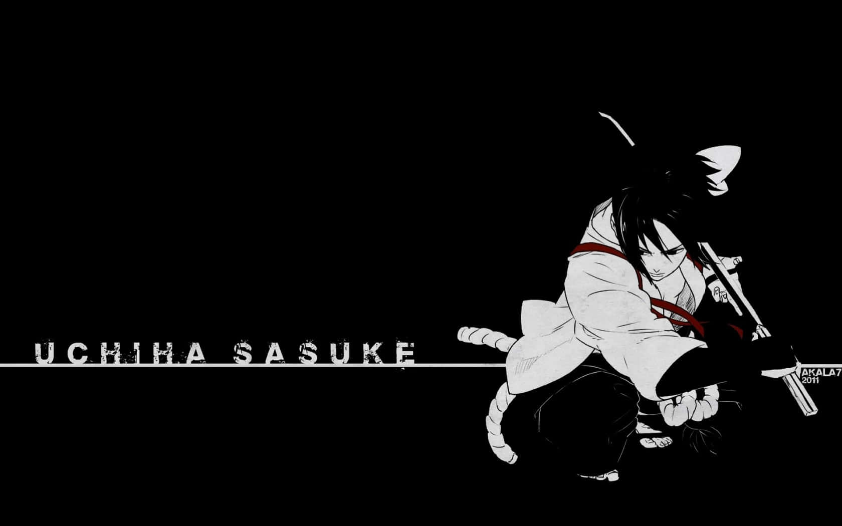 Naruto Black And White 桌布 壁紙 — 動漫角色宇智波佐助身穿黑白服裝蹲在黑色背景上，他的名字以破舊文字顯示。