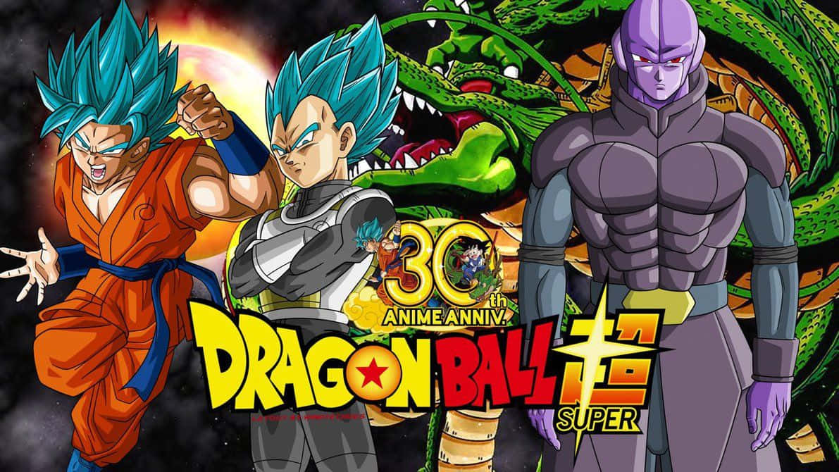 Dragon Ball Super Universe 6 桌布 壁紙 — 動漫角色悟空和貝吉塔以超級賽亞人藍形態，在宇宙背景下與綠色神龍和弗利沙英勇擺姿勢。