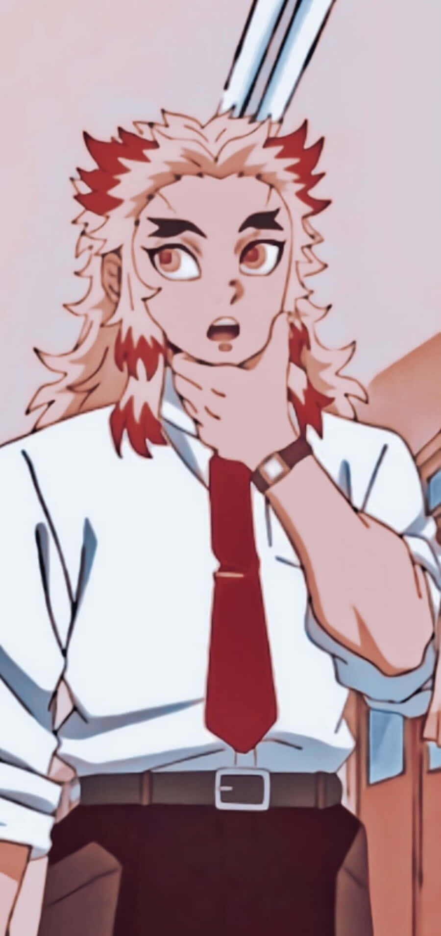 Rengoku Aesthetic 桌布 壁紙 — 動漫角色有著尖刺的紅金髮，穿著白襯衫和紅領帶，看起來很震驚，因為一把劍刺穿了他的頭。