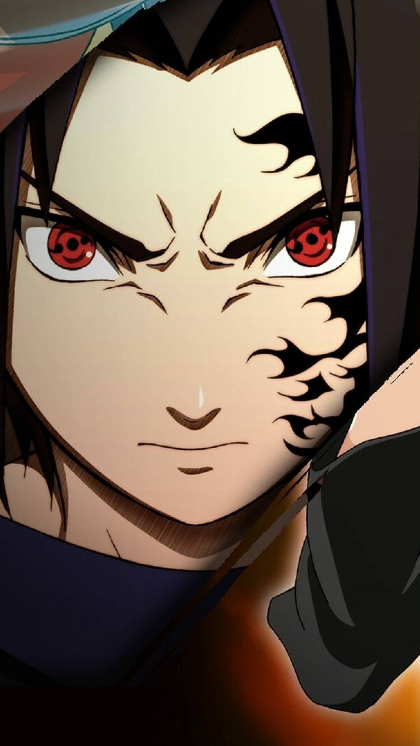 sasuke uchiha 桌布 壁紙 — 動漫角色特寫，擁有強烈的紅色眼睛和臉上黑色的火焰狀標記。