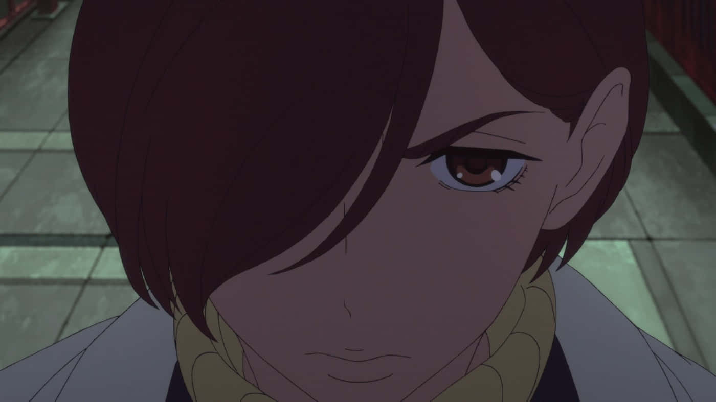 shouwa genroku rakugo shinjuu 桌布 壁紙 — 動漫角色特寫，短黑髮、棕色眼睛，在光線昏暗的瓷磚走廊中向下看。