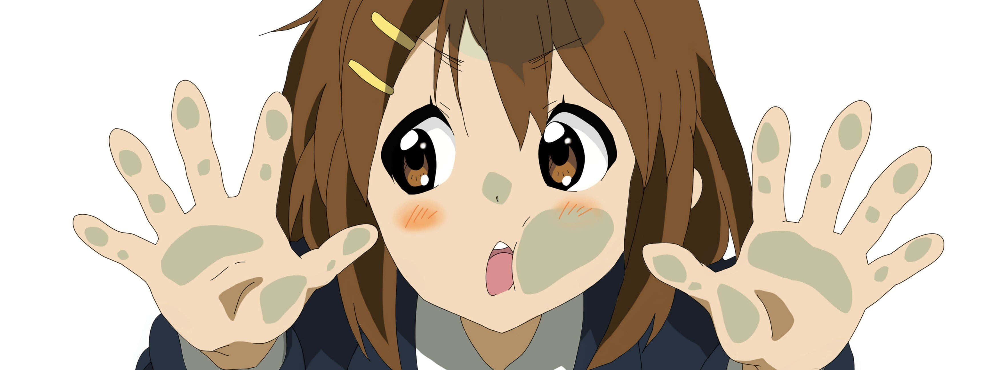 yui hirasawa 桌布 壁紙 — 動畫女孩，棕色頭髮，泥濘的雙手，在純白背景前顯得驚訝。