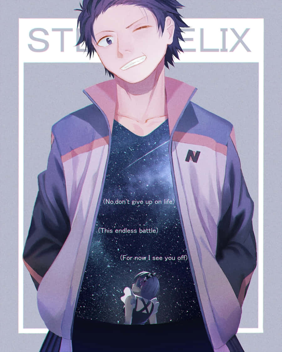 Subaru Natsuki 桌布 壁紙 — 動畫男孩穿著紫色外套，微笑眨眼，穿著銀河襯衫，顯示一個小女孩和歌詞，背景為灰色。