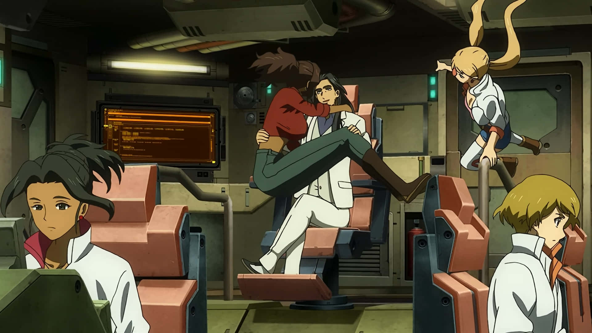 Mobile Suit Gundam Iron-blooded Orphans 桌布 壁紙 — 動畫角色在太空船駕駛艙中，其中一個角色頑皮地騎在另一個角色身上，其他人在旁觀看。