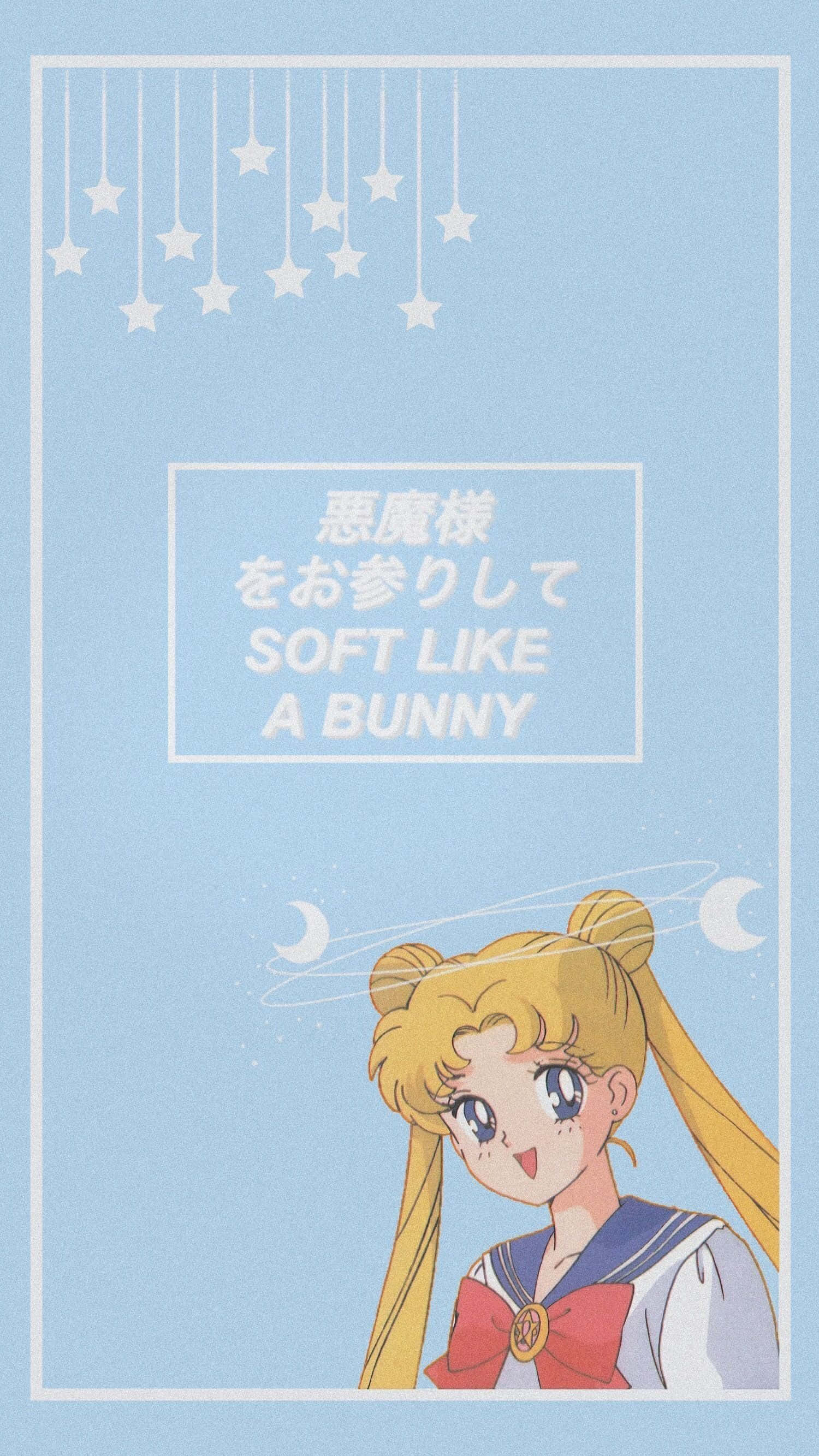 美少女戰士 桌布 壁紙 — 動畫角色美少女戰士在柔和的藍色背景上溫柔微笑，背景有懸掛的星星和彎月。