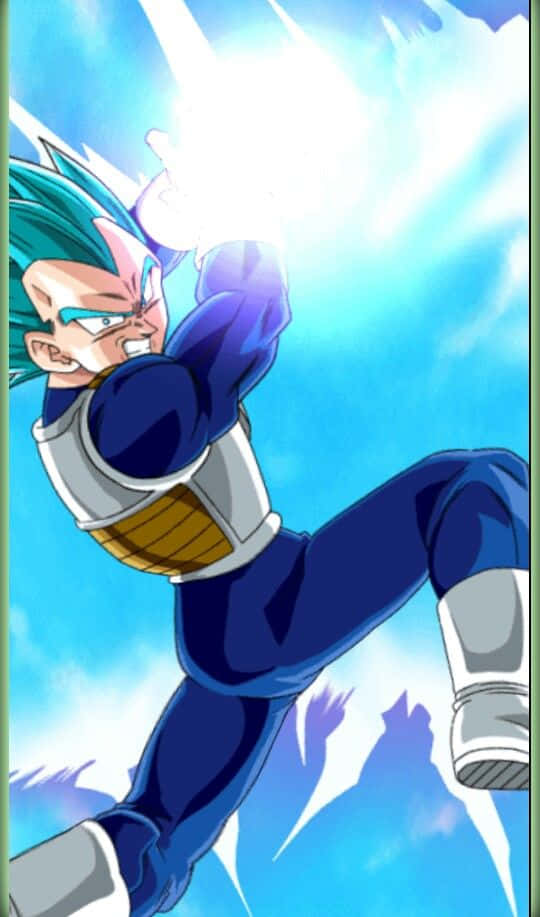 Vegeta Galick Gun 桌布 壁紙 — 動畫角色貝吉塔身穿藍色盔甲，在明亮的藍天下釋放出發光的能量爆炸。