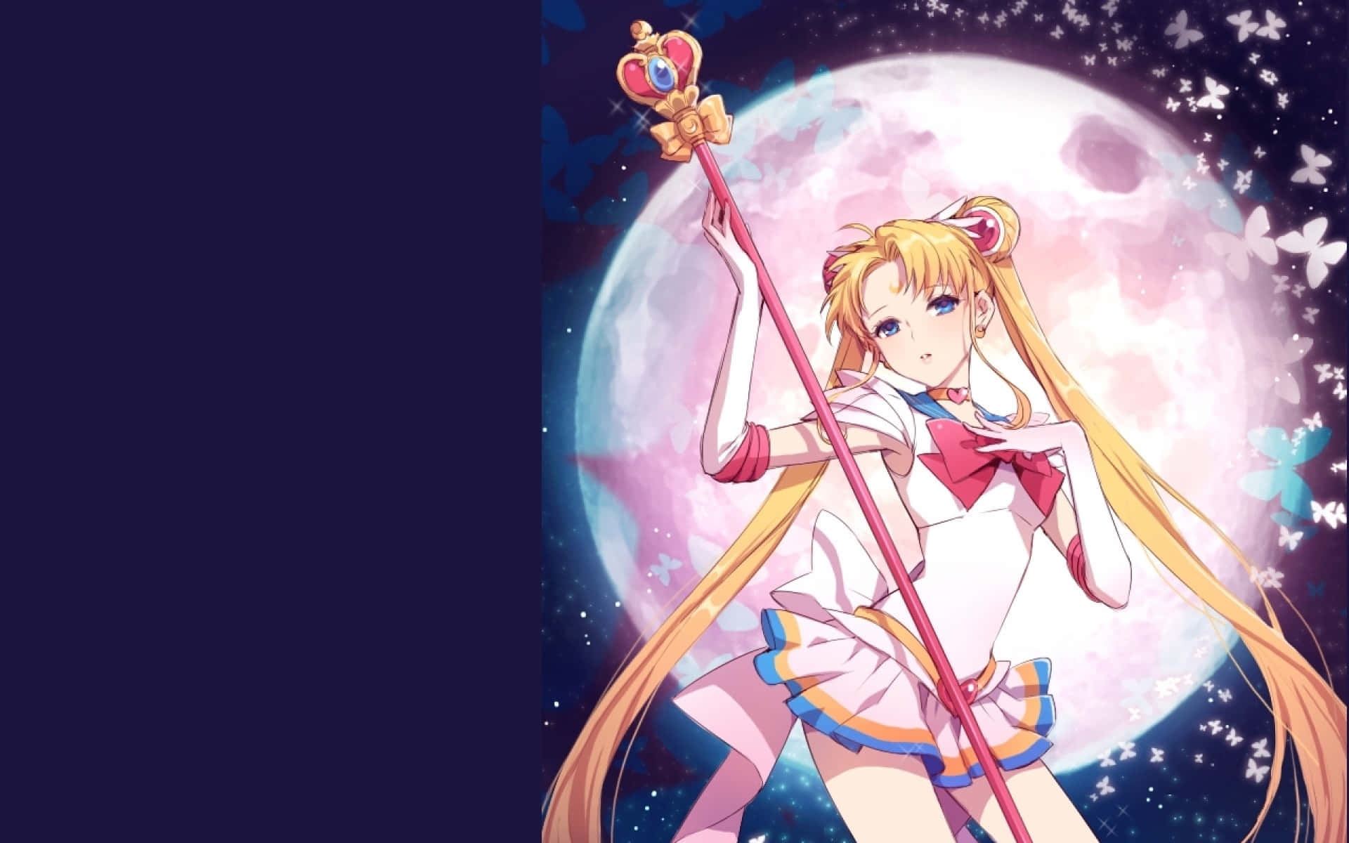 美少女戰士 桌布 壁紙 — 動畫長金髮少女在粉紅月亮背景下，手持發光法杖，蝴蝶飛舞。