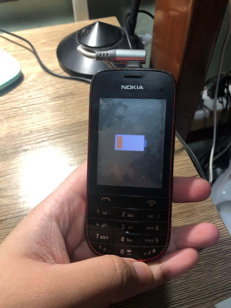 升級至最新款智慧型手機。 壁紙