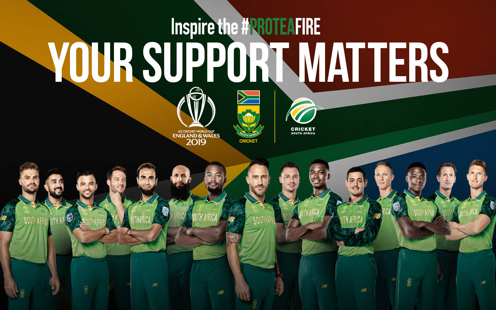 south africa cricket 桌布 壁紙 — 南非板球隊身穿綠色球衣，在一個大膽的旗幟風格背景前自信地擺姿勢，宣傳世界盃支持。