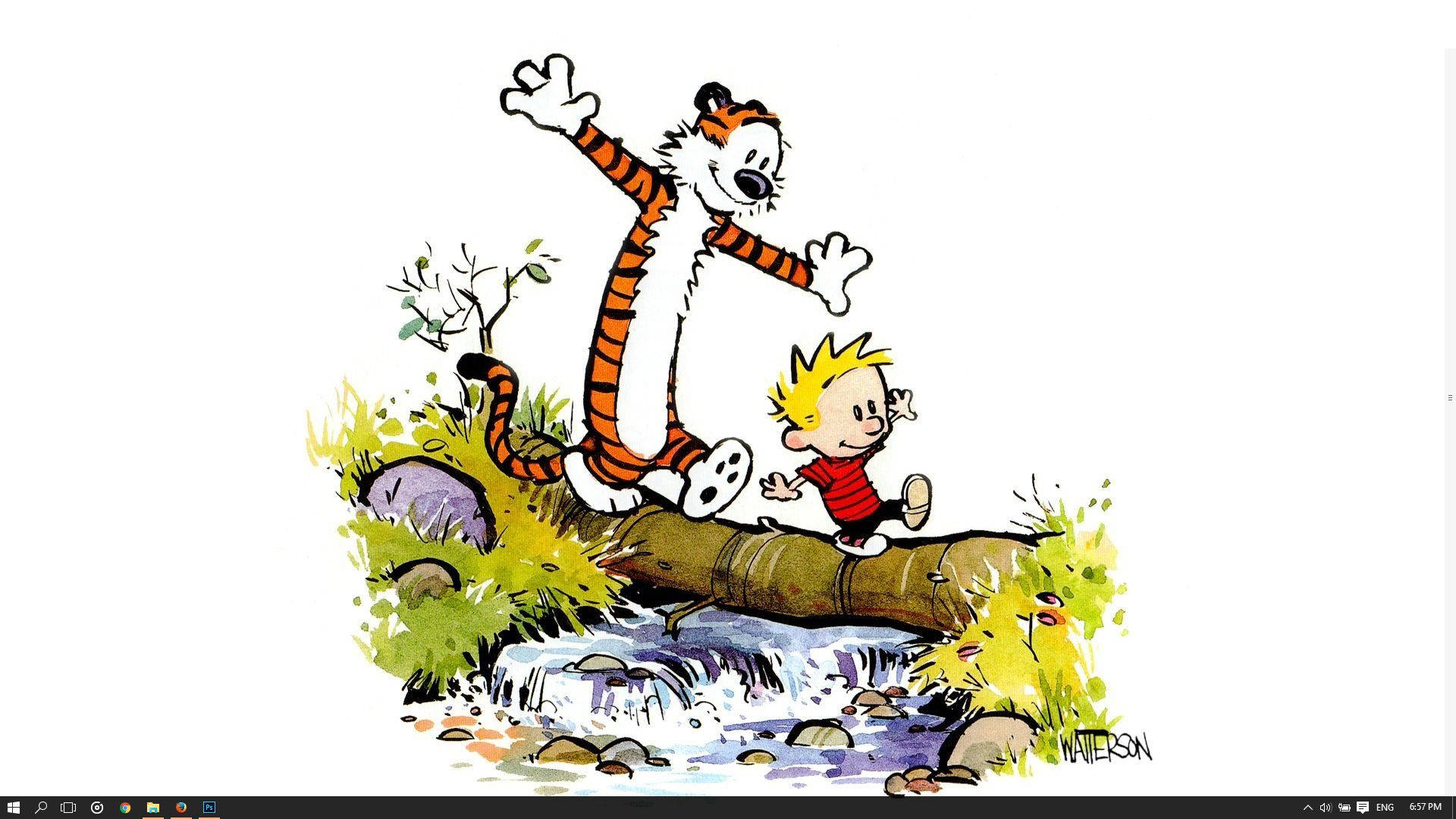 Hobbes 桌布 壁紙 — 卡爾文和他的老虎朋友愉快地站在一條潺潺小溪上的木頭上，場景充滿活力卡通風格。