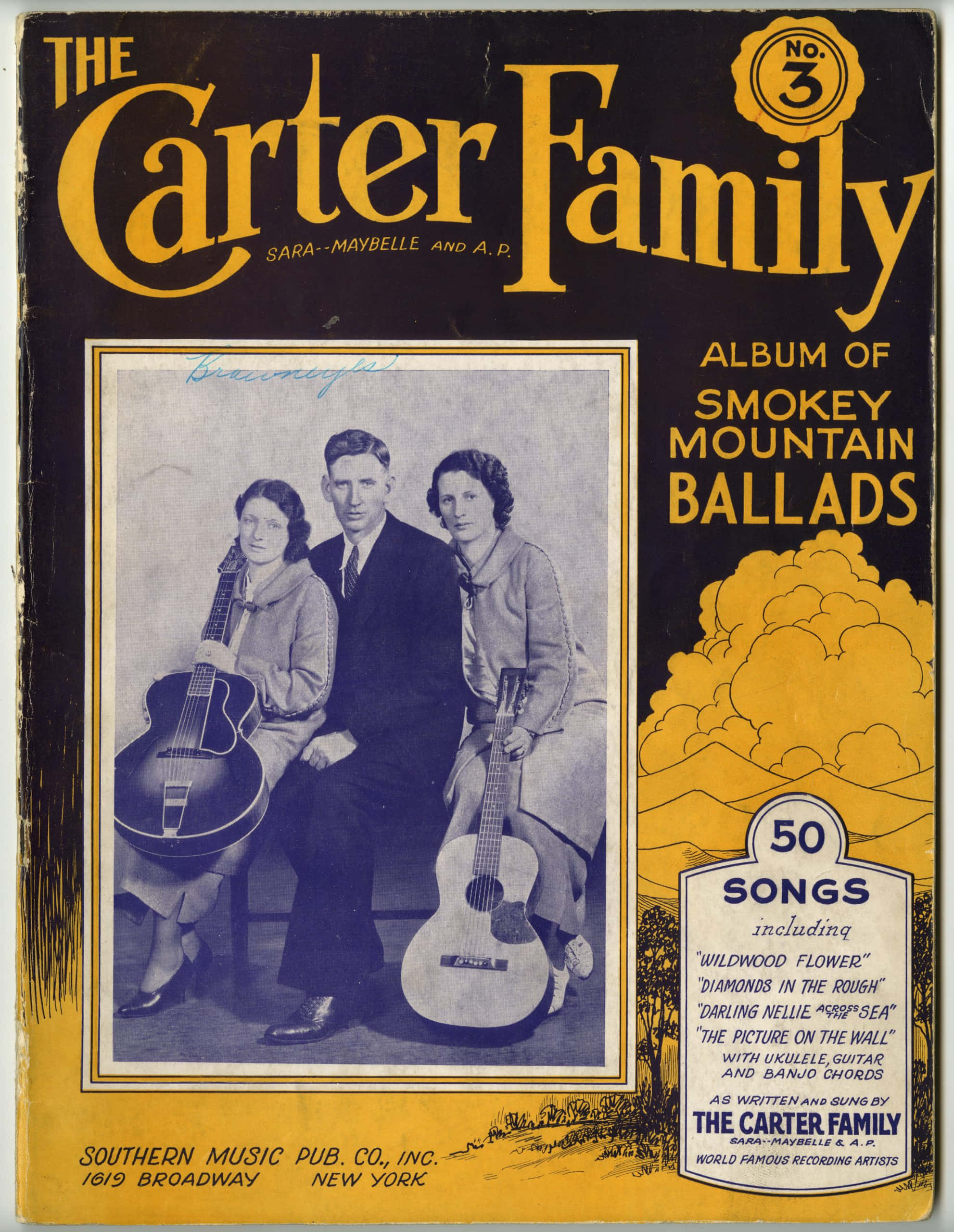 Carter Family 桌布 壁紙 — 卡特家族的復古專輯封面，有三個音樂人拿著吉他，背景是黃色的山。