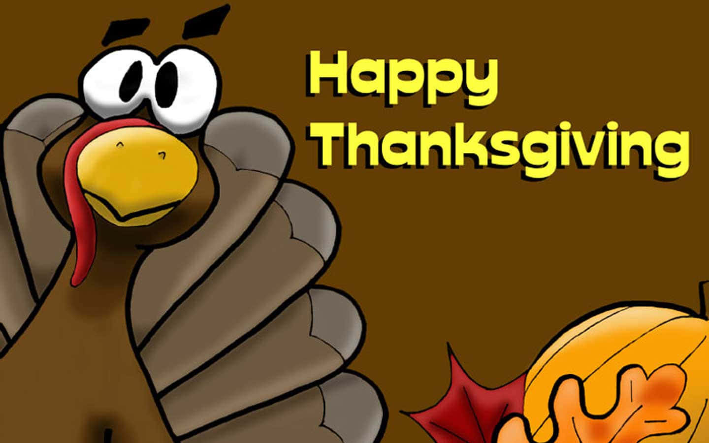 Happy Thanksgiving 桌布 壁紙 — 卡通火雞，大眼睛，旁邊有南瓜，背景為棕色，配以歡快的黃色文字。