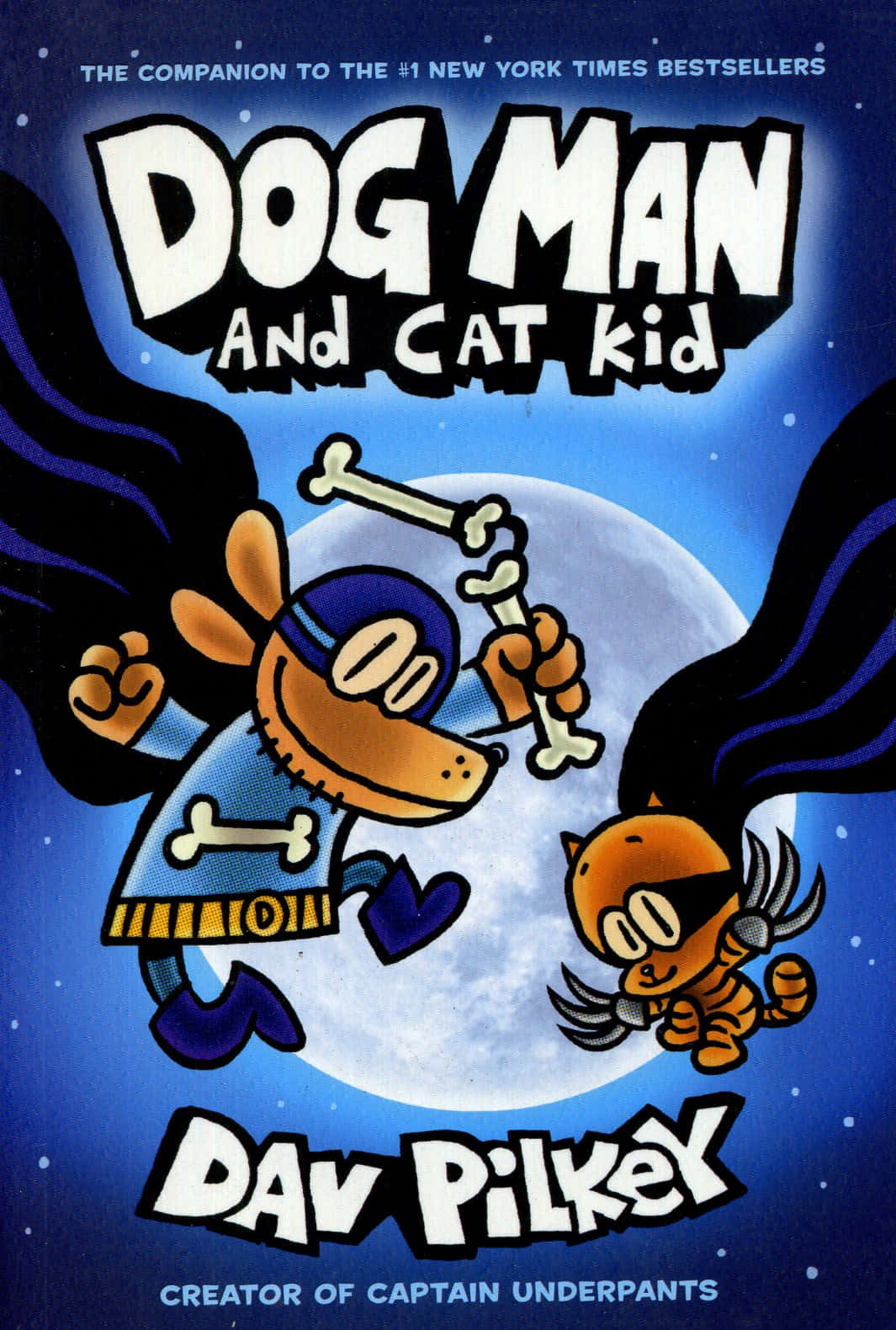 Dog Man 桌布 壁紙 — 卡通狗和貓英雄披著斗篷，在滿月星空下動態跳躍。