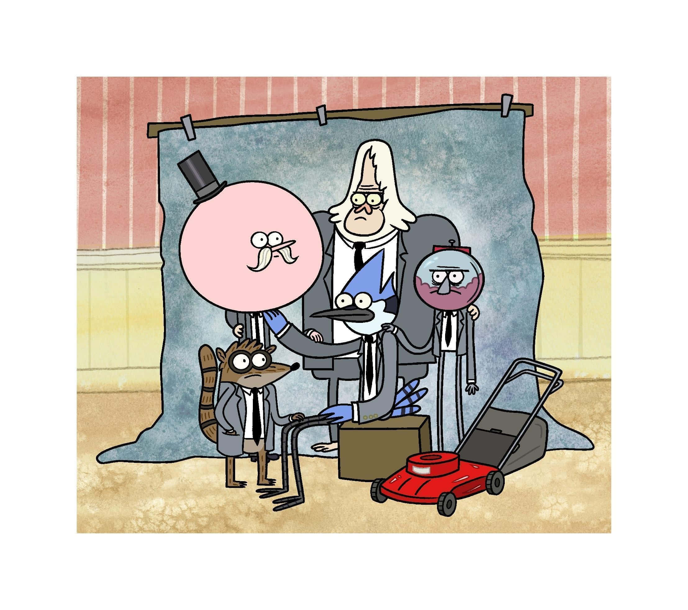 Regular Show 桌布 壁紙 — 卡通角色穿著西裝，在條紋壁紙的房間裡與紅色割草機合影。