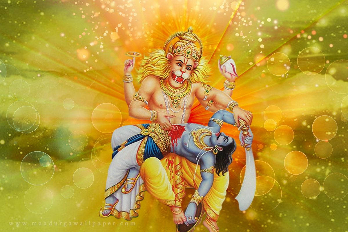 India 桌布 壁紙 — 印度教神祇哈努曼勝利地抱著被打敗的藍皮膚拉瓦那，背景是閃耀的金色和綠色散景。