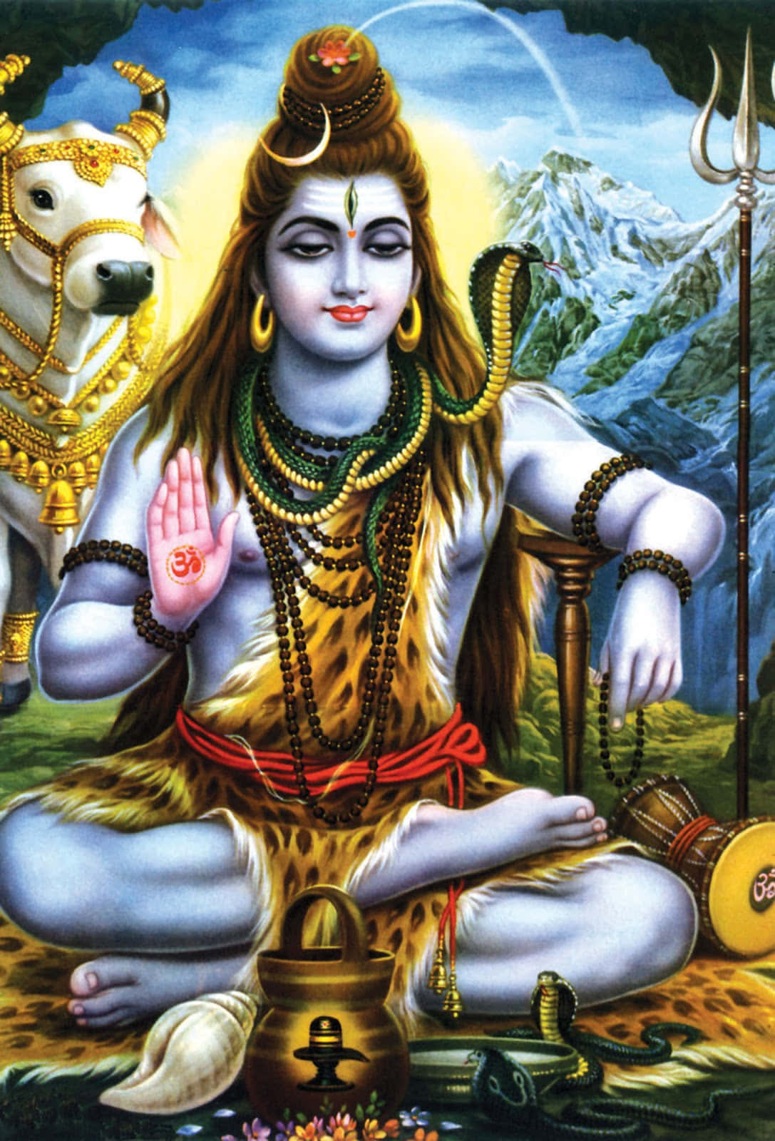 Hindu God 桌布 壁紙 — 印度教神祇濕婆在山上平靜地冥想，身旁有一頭公牛和一條蛇，佩戴著黃金首飾。