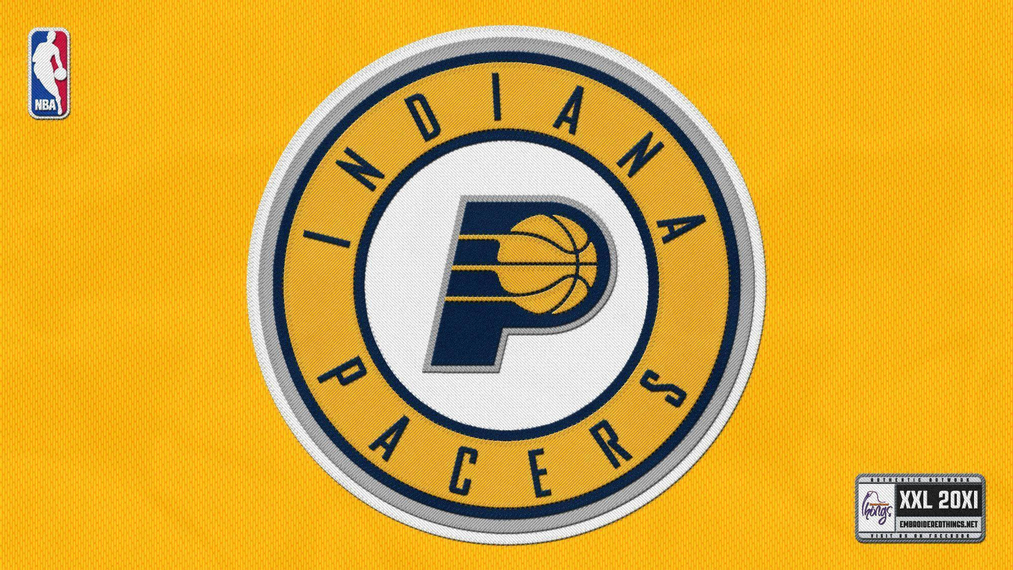 Pacers 桌布 壁紙 — 印第安納溜馬NBA標誌近距離特寫，繡在亮黃色紋理球衣布料上。