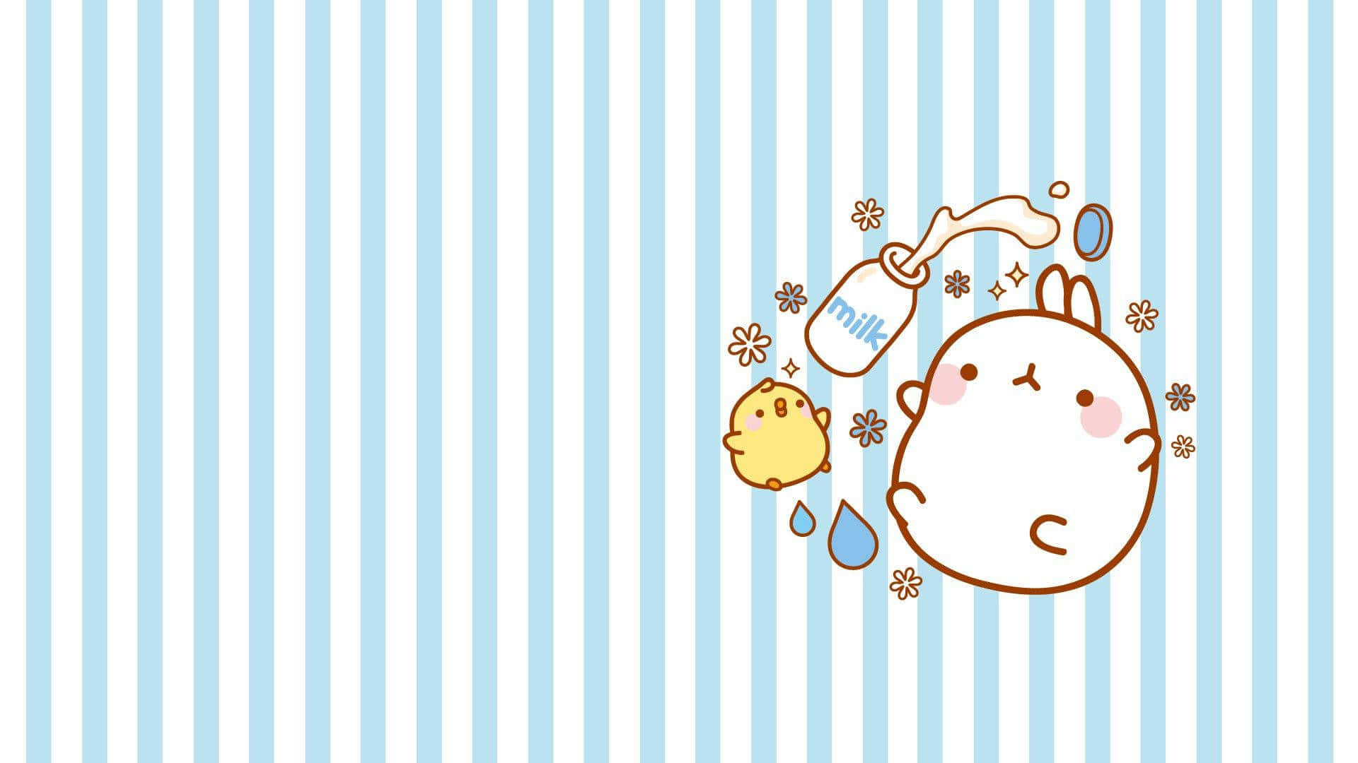 Molang 桌布 壁紙 — 可愛的卡通兔子和雞仔在藍白條紋背景上享用牛奶，並帶有花卉點綴。