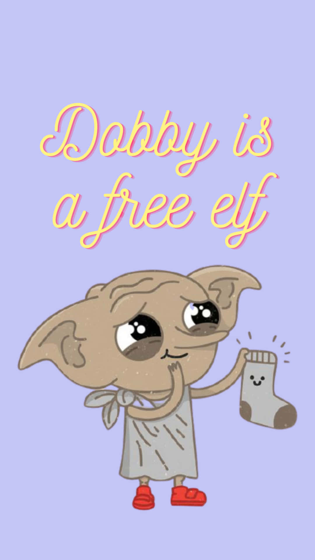 Harry Potter Dobby 桌布 壁紙 — 可愛的卡通多比精靈穿著連衣裙和紅色鞋子，拿著微笑的襪子，背景是柔和的薰衣草色，帶有黃色草書文字。