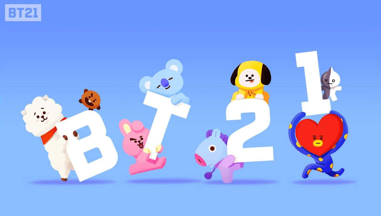 Bt21 4K 桌布 壁紙 — 可愛的卡通角色手持大型白色字母拼出BT21，背景為純藍色。
