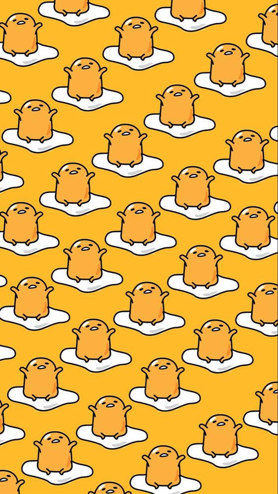 Gudetama Aesthetic 桌布 壁紙 — 可愛的橙色 Gudetama 角色在白色雲朵上休憩的重複圖案，背景為鮮黃色。