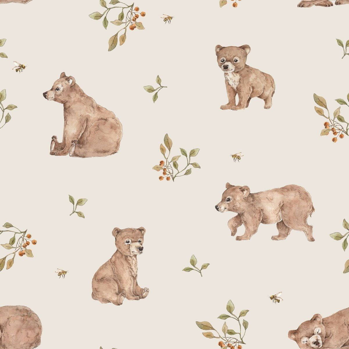 Cute Brown Bear 桌布 壁紙 — 可愛的水彩小熊和漿果叢輕輕漂浮在柔軟的米色背景上，附近有小蜜蜂嗡嗡作響。