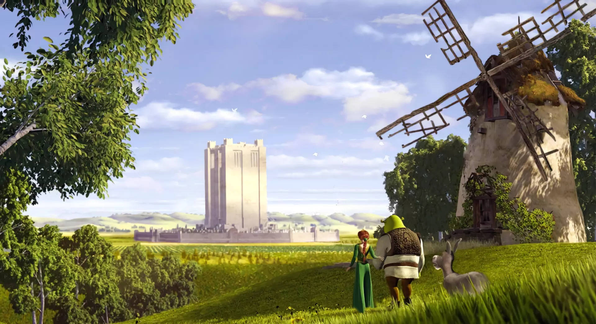Shrek 2 桌布 壁紙 — 史瑞克和費歐娜站在陽光明媚的綠色田野上，旁邊有一座古樸的風車，遠處有城堡，天空蔚藍。