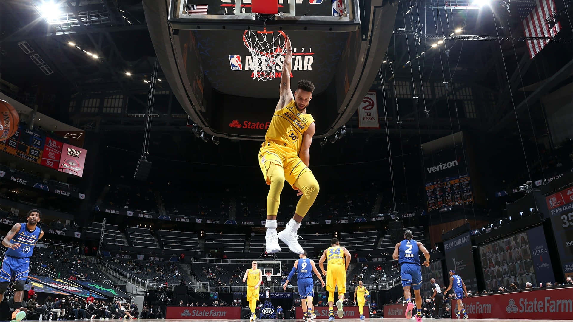 史蒂芬·柯瑞 NBA 球員 比賽畫面 三分球 壁紙 — 史蒂芬·柯瑞 壁紙