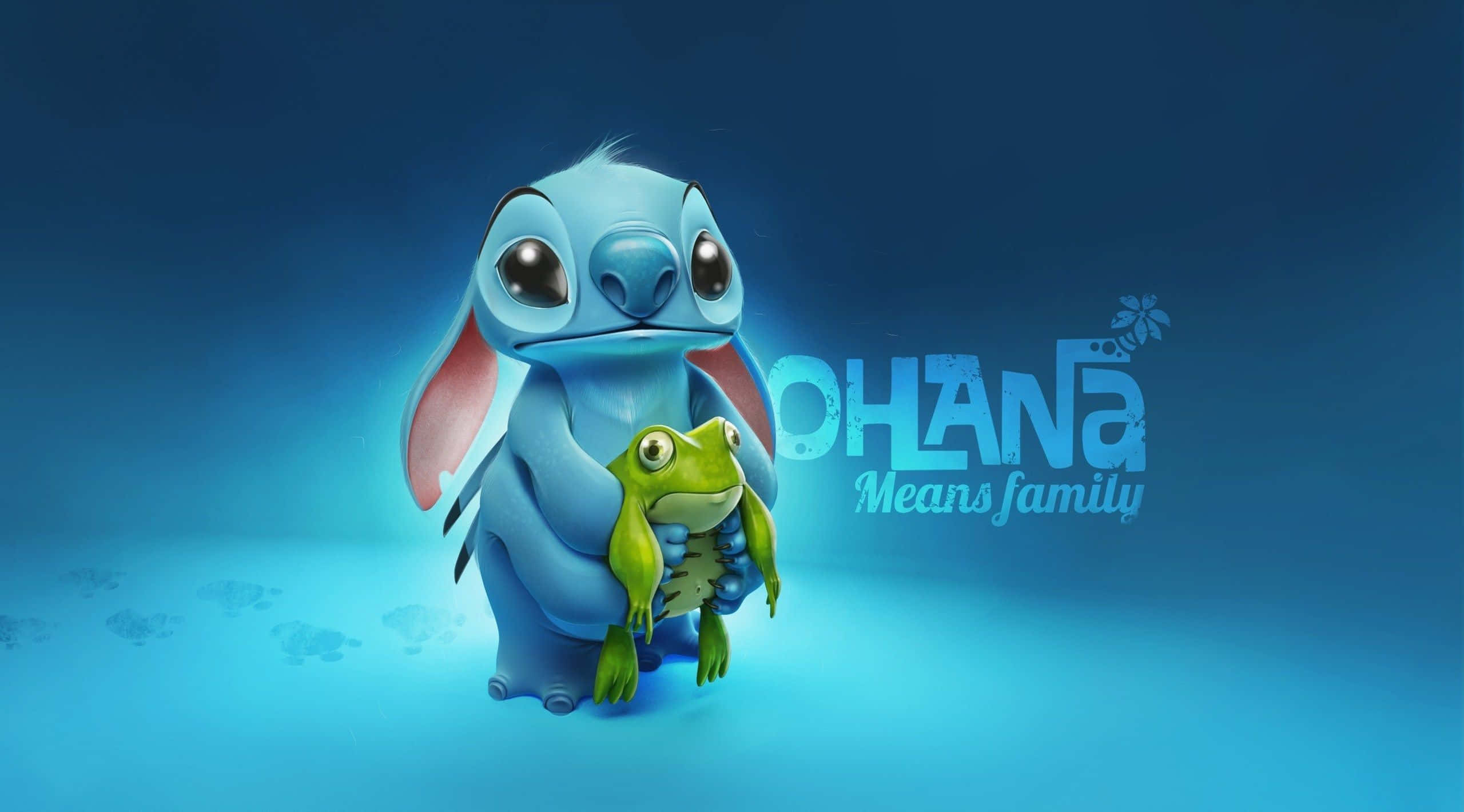 Cute Lilo And Stitch 桌布 壁紙 — 史迪奇在柔和的藍光中搖晃一隻綠色青蛙，旁邊有 'Ohana Means Family' 文字發光。