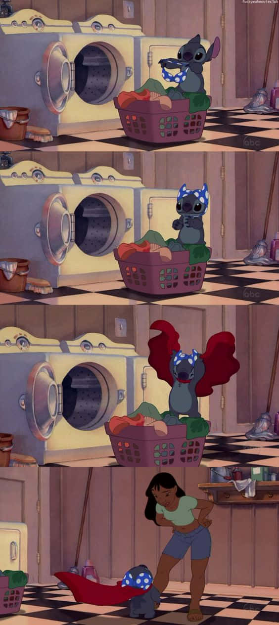 Adorable Stitch 桌布 壁紙 — 史迪奇在格子廚房裡頑皮地亂弄洗衣物，莉蘿在一旁好笑地看著。