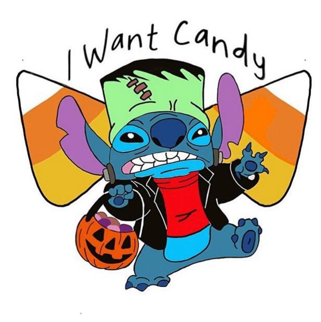 Cute Disney Halloween 桌布 壁紙 — 史迪奇打扮成科學怪人，帶著糖果玉米翅膀，拿著傑克南瓜燈桶要求糖果。