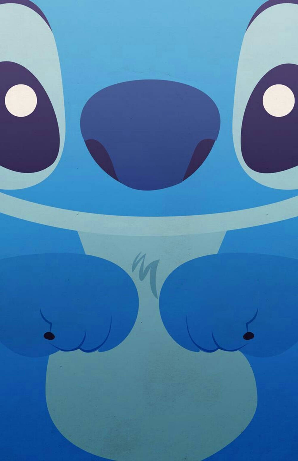 手機 桌布 壁紙 — 史迪奇藍色臉部特寫，大眼睛，小手在下巴下方交疊。