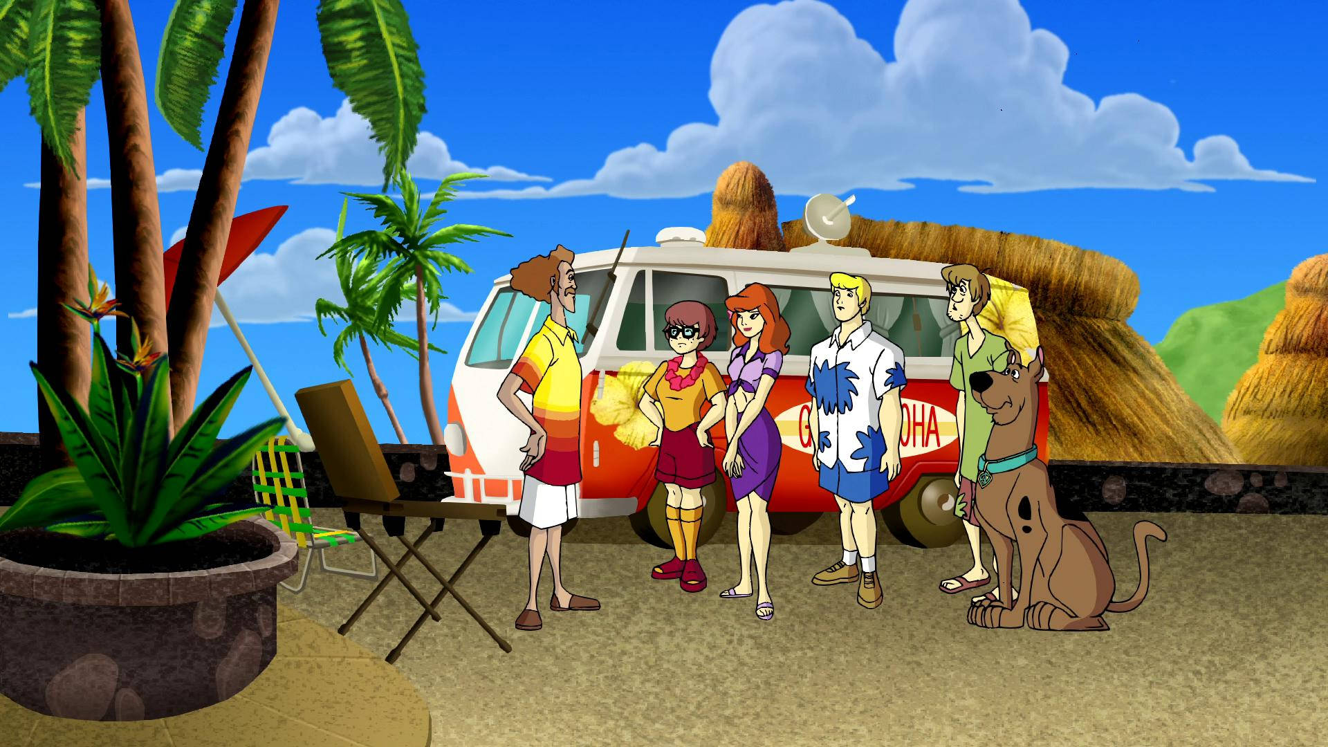 Scooby 桌布 壁紙 — 史酷比幫派站在他們標誌性的貨車旁，背景是藍天、棕櫚樹和熱帶植物。