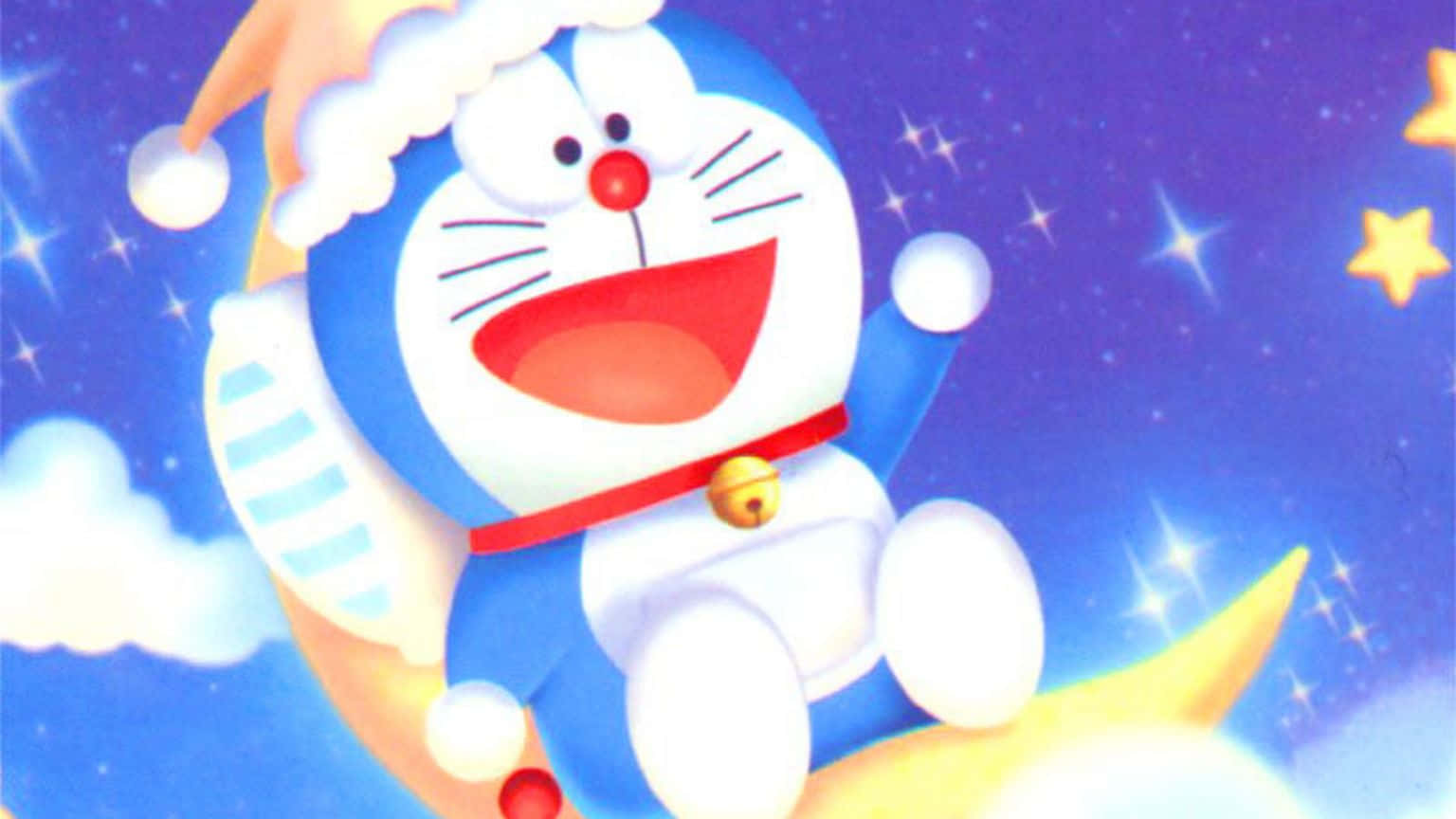 Doraemon 桌布 壁紙 — 哆啦A夢愉快地漂浮在彎月上，背景是閃爍的星空和蓬鬆的雲朵。