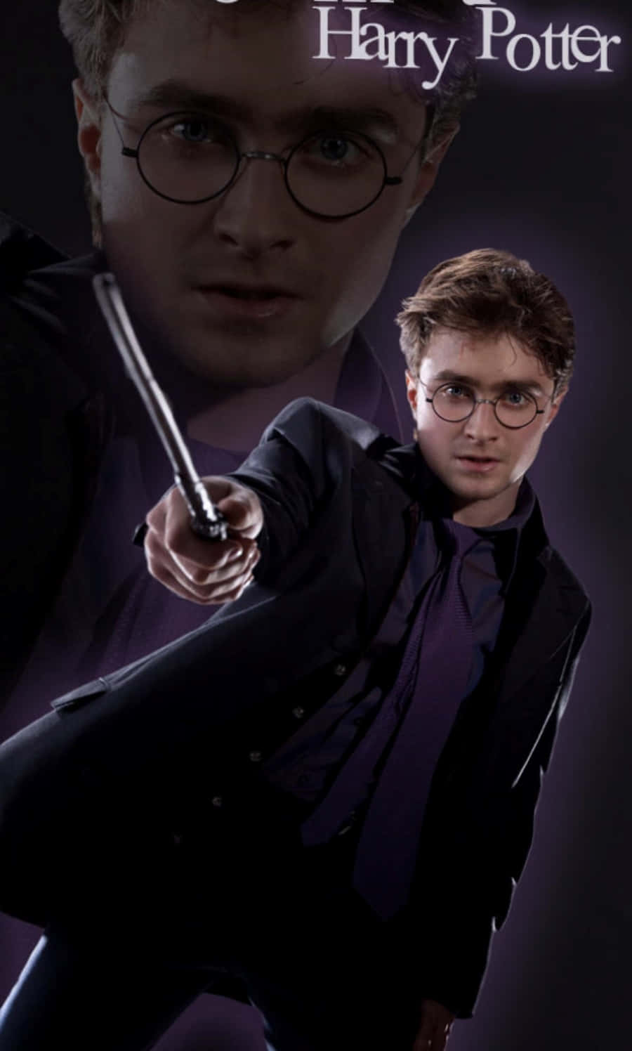 Harry Potter Profile 桌布 壁紙 — 哈利波特身穿深色長袍，在紫色背景下，表情堅定地向前揮動魔杖。