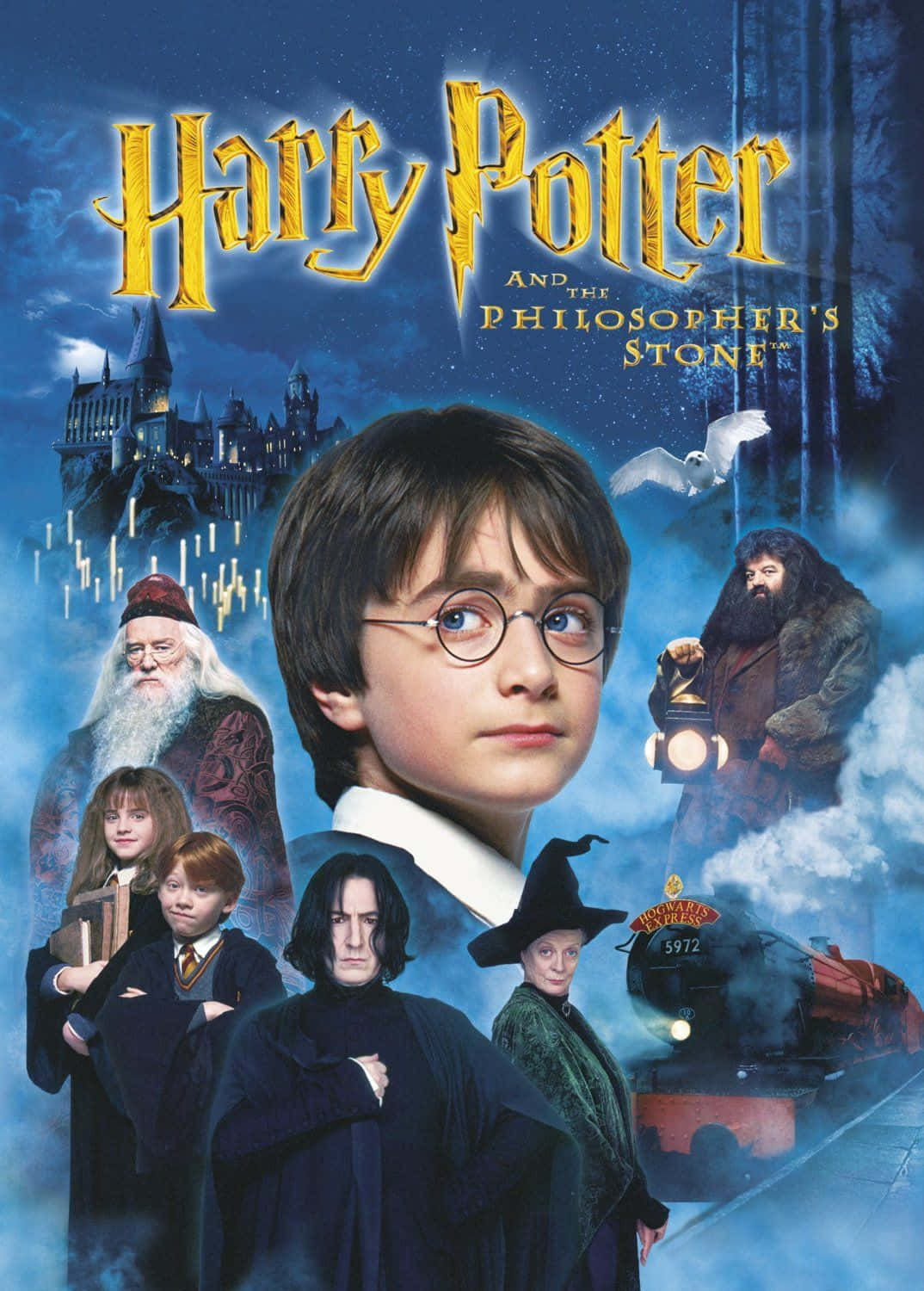 The Philosopher's Stone 桌布 壁紙 — 哈利波特電影海報，主角們在魔法背景前，背景有霍格華茲城堡和霍格華茲特快列車。