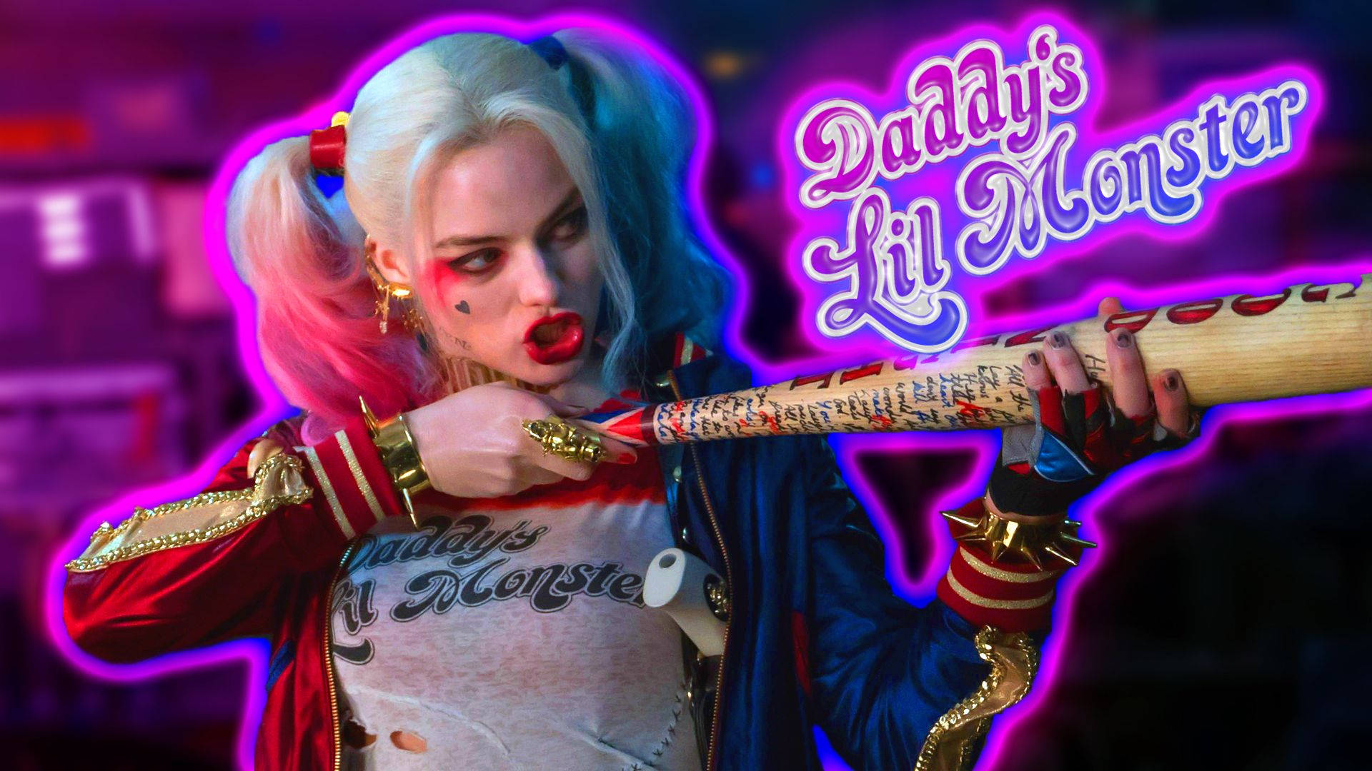 Harley 桌布 壁紙 — 哈莉·奎茵在充滿活力的霓虹燈場景中，手持棒球棍，旁邊有 'Daddy's Lil Monster' 字樣發光。