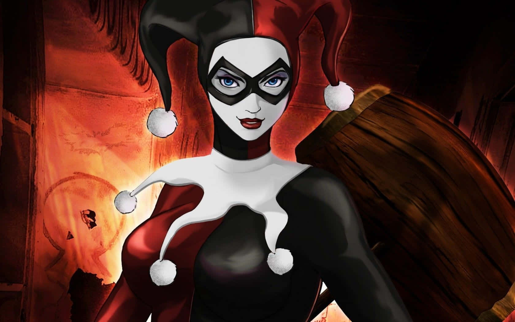Harley Quinn Hammer 桌布 壁紙 — 哈莉·奎茵穿著標誌性的小丑服，自信地站在火橙色背景前，身後有一個木桶。