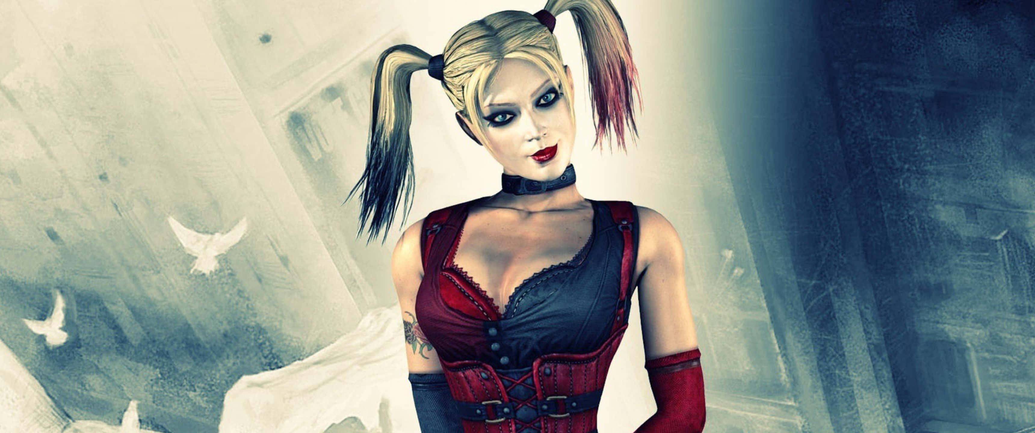 3440x1440p Batman Arkham City 桌布 壁紙 — 哈莉·奎茵自信地站立，身穿紅黑束身衣，雙馬尾，背景是模糊的城市景觀，有白鴿飛翔。
