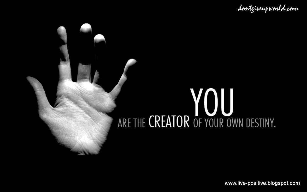 Inspirational Quotes 桌布 壁紙 — 單色手印在黑色背景上發光，並以粗體文字宣告你是自己命運的創造者。