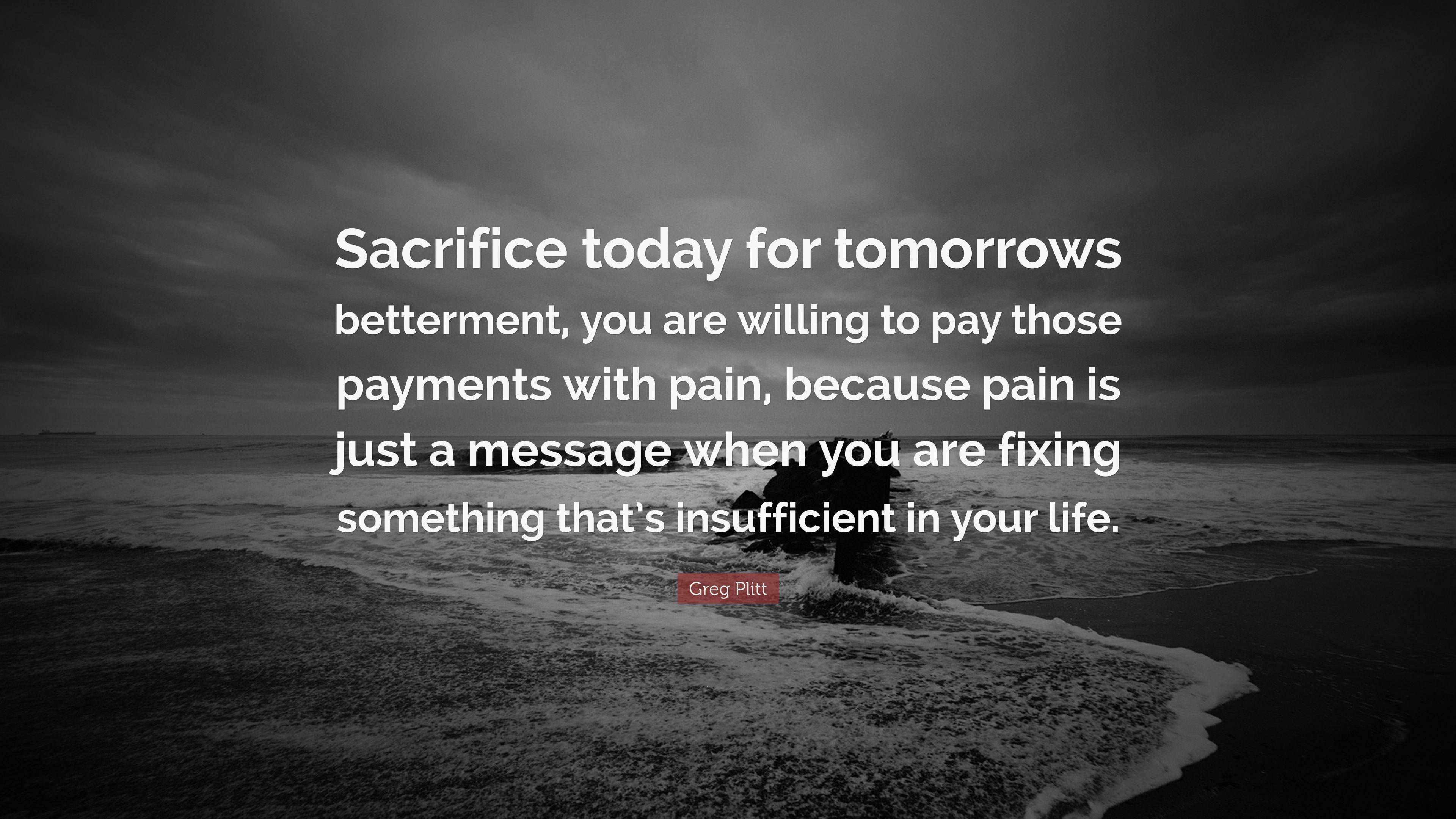 Pain Quotes 桌布 壁紙 — 單色海灘場景，有拍岸的浪濤和暴風雨的天空，疊加Greg Pitt的勵志名言。