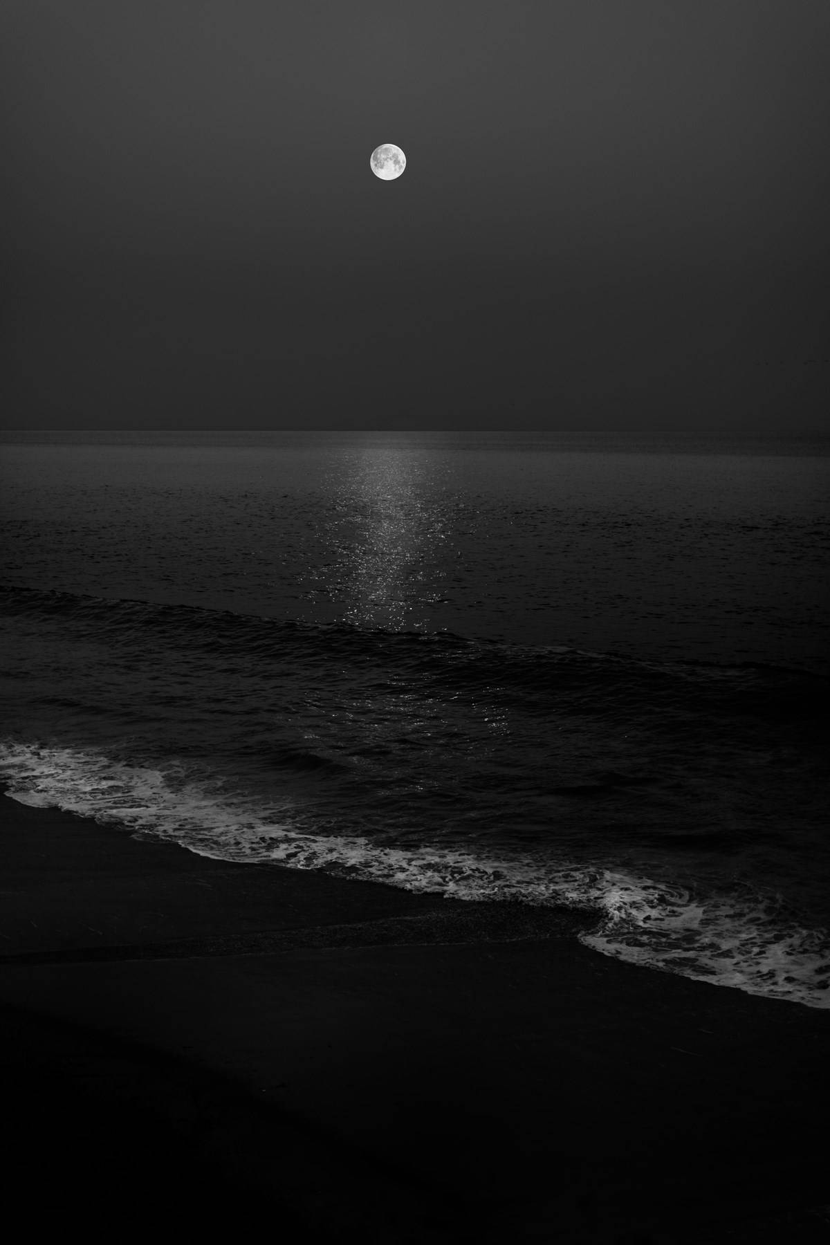 單色海灘夜空 — 電腦 壁紙