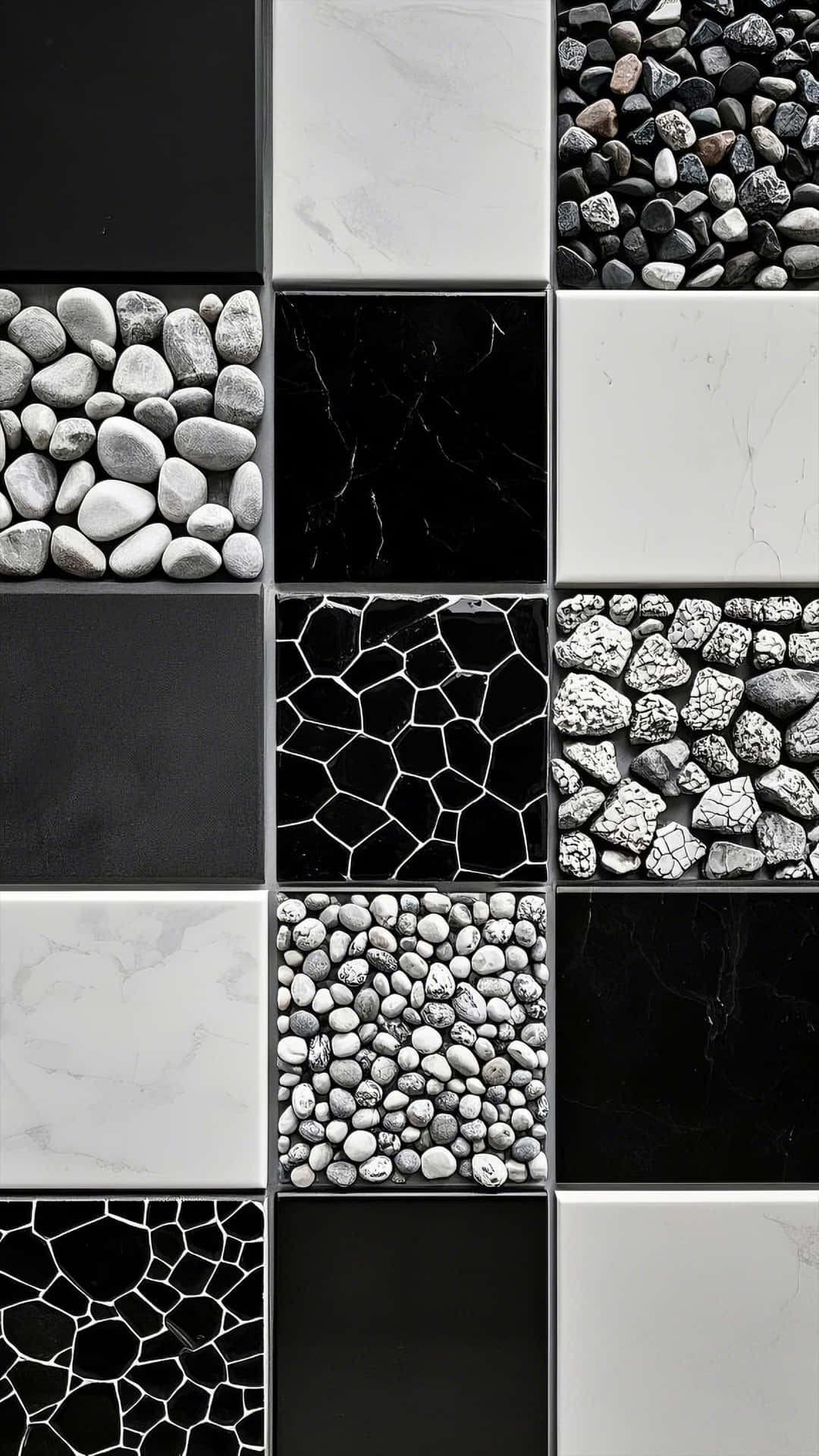 engaging grid of mixed-tone square tiles and textures 壁紙 — 單色瓷磚網格展示各種石材紋理，包括鵝卵石、裂紋玻璃和大理石，呈現鮮明的黑、白、灰色調。